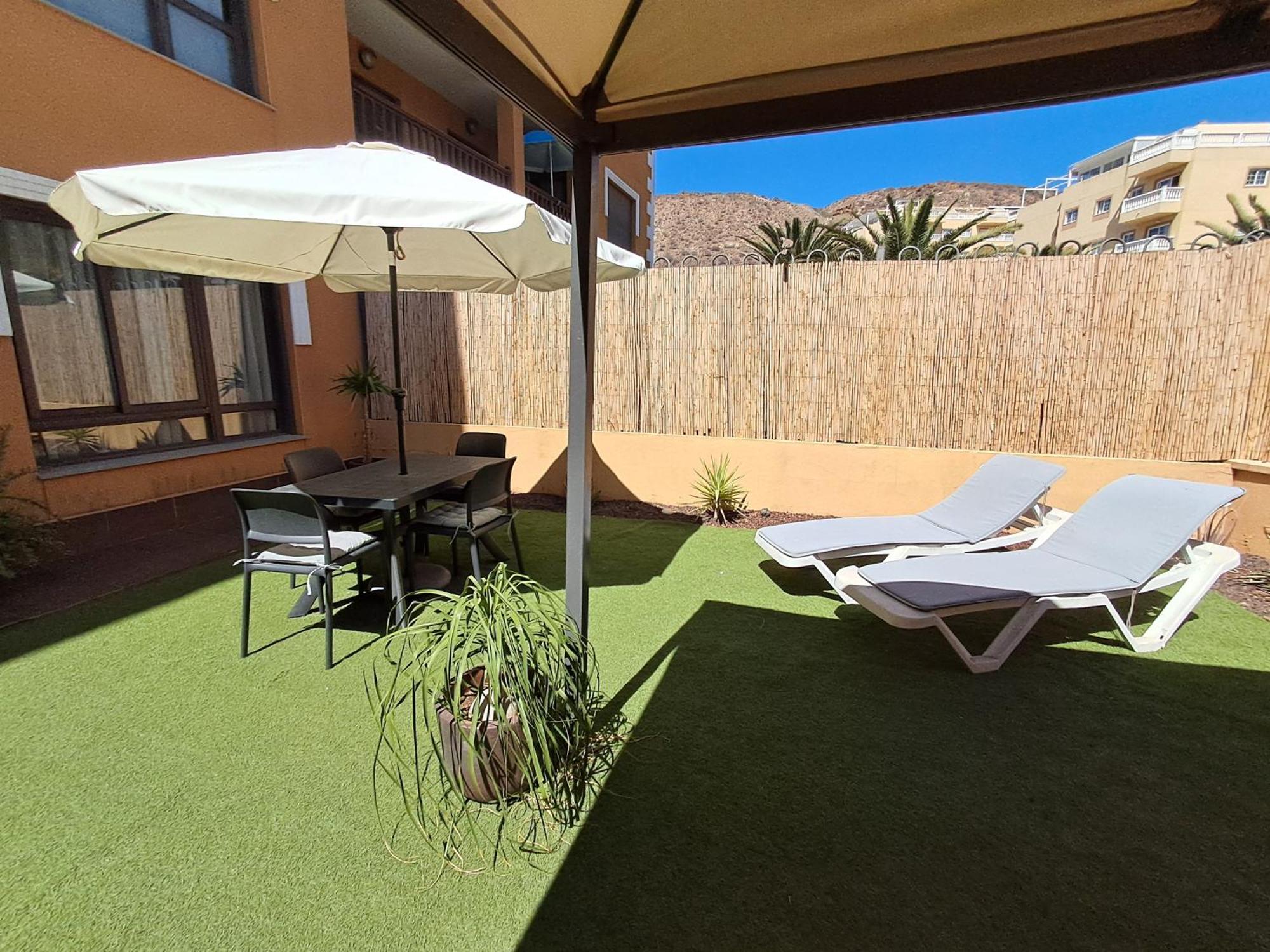 Spacious Apartment With Large Private Garden In Palm Mar מראה חיצוני תמונה